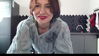 Cumshot hairy cunt sweet between fingers