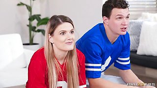 Well-formed Lily Lou - side fuck porn - Brazzers Exxtra