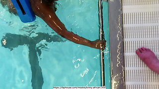 Flashing in the Second Hand Shop 01 & Learning to Swim, Lesson 02