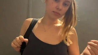 Jucielussie cumming in the gym