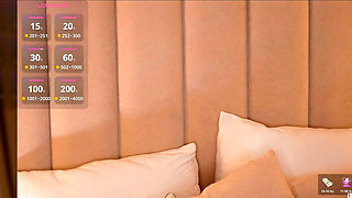 MissyFoxyy Knows How To Tease