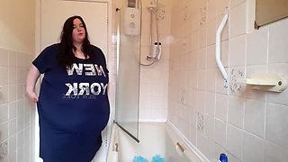 SSBBW belly and body jiggles