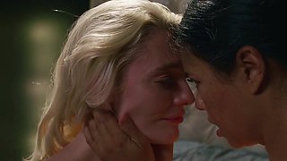 A MILF brunette takes control over othe blonde