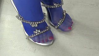 Beautiful Large Sagging Breasts Bounce on a Dildo.