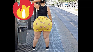 Big Ass Waiting for the Bus in Argentina