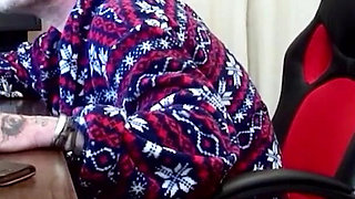 Late at night Jess Scotland is up for a fuck - But only the manager is still there