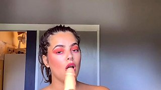 Big boobed Memphis Monroe masturbates in stocking