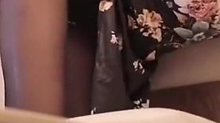 The Waitress in This Teahouse Is Very Sexy