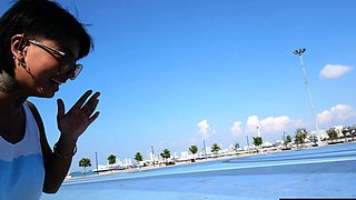 Skateboarding fail of big butt Thai MILF