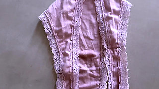 Spontaneous petting and fingering close-up from an amateur couple