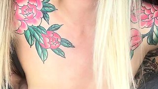 Big boob brunette masturbates on webcam
