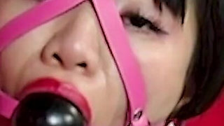 Maxine X Sweet and Sexy Yumi U in Bondage