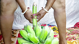 I took the banana kadi and put it inside my pussy and enjoyed it nomita boudi