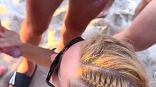 Elisa Dreams - Bukkake et sexe a la plage