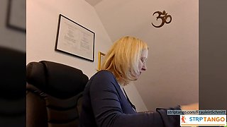 FrauleinSchmitt Erotic display at stripTango