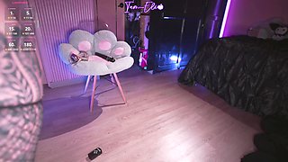 Cam Girl Ignites Wild Passion with Anal Toy Heat