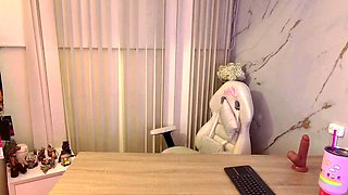 Amateur Big Boobs jerks Big Dick