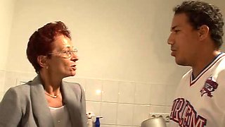 German aunt & paramour - Tante fickt Freund