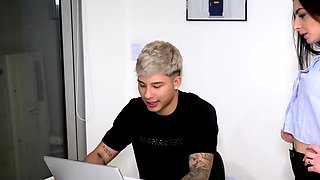 Danner Mendez pummels Colombian boss, Almendra Gala pays