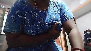 Dirty Aunty Pundai Massage with Oil