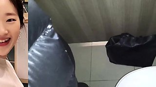 Yi Yuna Parttime Blowjob in a Toilet Enclosure
