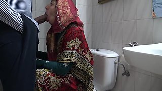 A Horny Turkish Muslim Wife Meets With A Black Immigrant In Public Toilet 5 Min