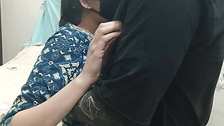 Dost ki wife ko ghar par akele choda