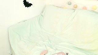 Pussy close up by slutty teen on cam