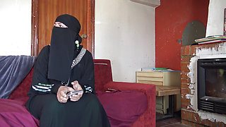 egyptian stepmother lets stepson cum in her mouth