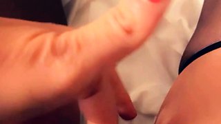 Amateur hottie solo masturbation