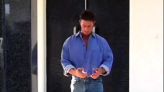Bitch gives wam blowjob and handjob in pov scene