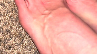 Veiny Feet After Shower - Silent Tease by Ivys Feet Footivities
