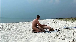 Amateur Nudist MILF Has Doggy-Style Fun at the Beach