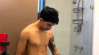 I take a bath with my friend's slut and she sucks me until