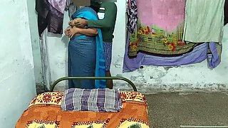 Desi Bhabhi Hot Talk Turns Into Sex - Indian Aunty Creampie Fucking