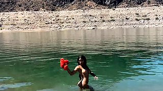 Amateur wild chick solo masturbation