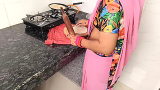 Aaj Bhabhi Ki Kichin Me Karte Bawkt Ki Bhabhi Ki Jabarjast Chudayi