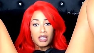 Amanda Black and Nikky Thorne hand sex toy do fist fuck