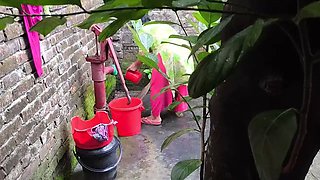 I see my aunty going to take a bath after I hugged and Fucking ass