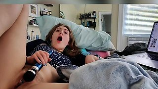 Big boob brunette masturbates on webcam