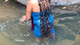 The King's Queet to Bath and the Forest Dwelled Water on Her and Her