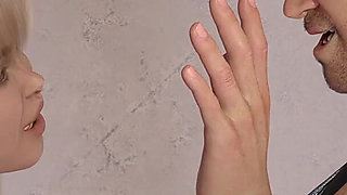 Girlfriend - V1.25 - Edward Got a Kiss From Lucrezia