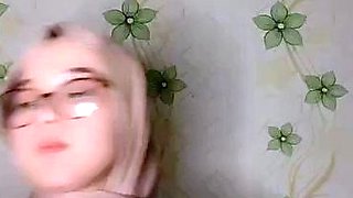 Baby icha live sambil pamer toge mulus putih