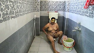 Horny Big Boobs Desi Aunty Taking Shower