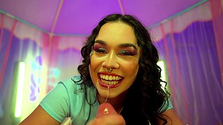 INSERTED Alina Voss's mouth feels good