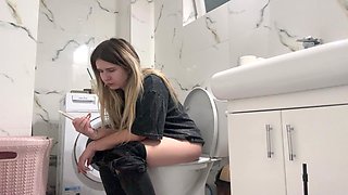 Big Ass Blonde Toilet After Lunch Meal