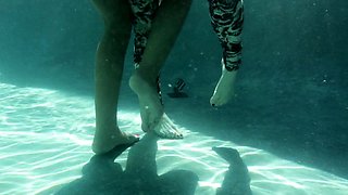 TIGHT BRUNETTE LESBIANS CAUGHT OUTDOORS THEN SUCK COCK