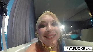 Leya Falcon uses the tub shower head on her ass