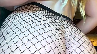 Big boob brunette masturbates on webcam