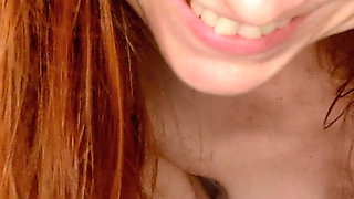 HORNY BUTT PLUG MILF SHOWS HER TITS AND WET PUSSY